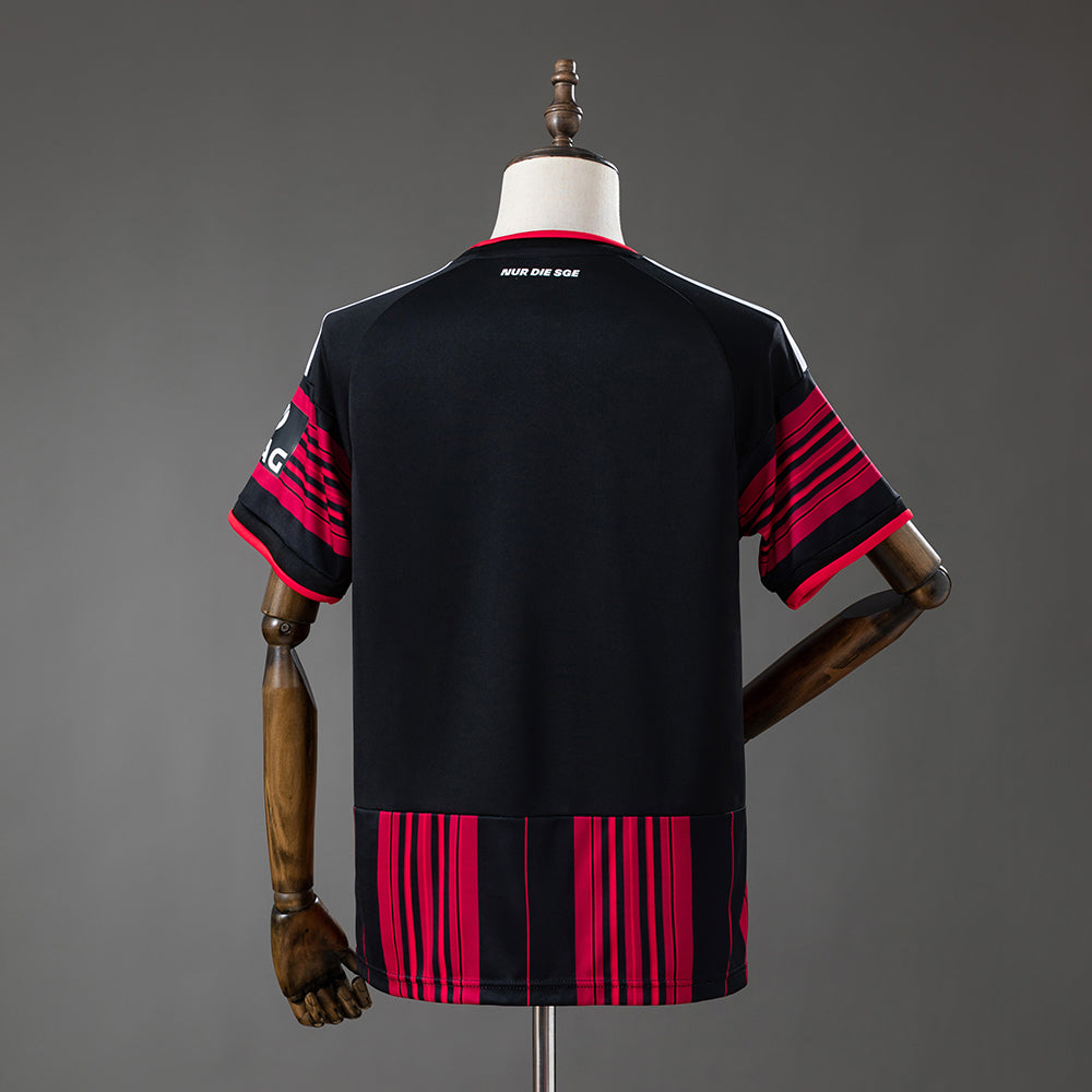 Eintracht Francfort Domicile - 26/27