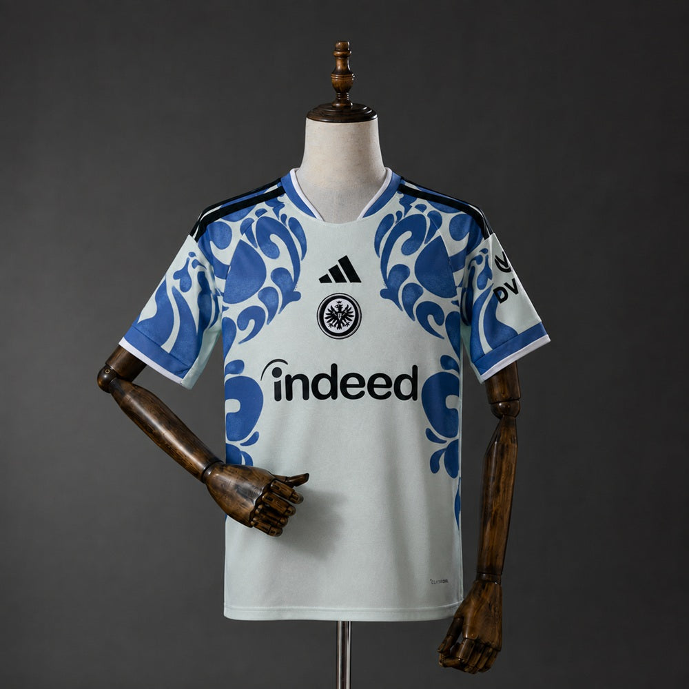 Eintracht Francfort Third - 26/27